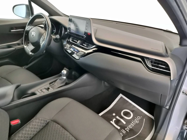 12 - Toyota C-HR C-HR 1.8h Active e-cvt