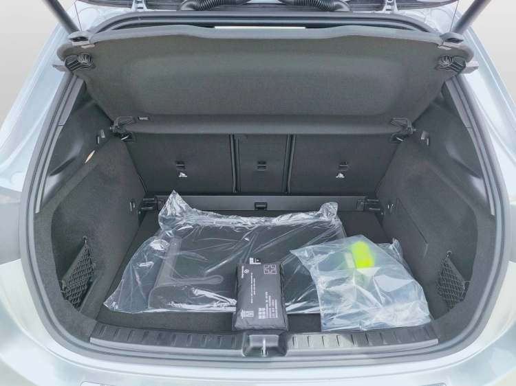 5 - Mercedes-Benz GLA 200 d automatic
