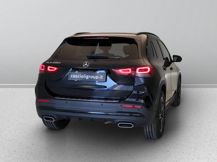 6 - Mercedes-Benz GLA 200 d Premium auto