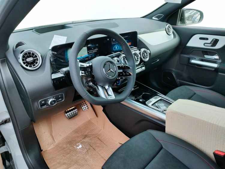 9 - Mercedes AMG GLA Mercedes-AMG GLA 35 4MATIC