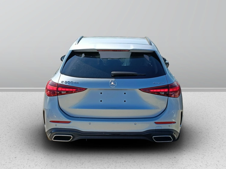 5 - Mercedes-Benz Classe C 300 de 4MATIC con tecnologia ibrida EQ Station Wagon Travel Edition