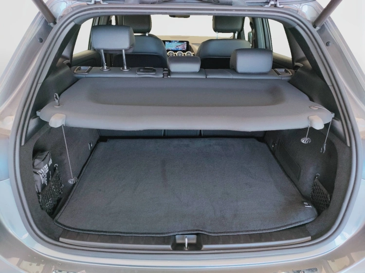 9 - Mercedes-Benz GLA 180 d Progressive Advanced Plus auto