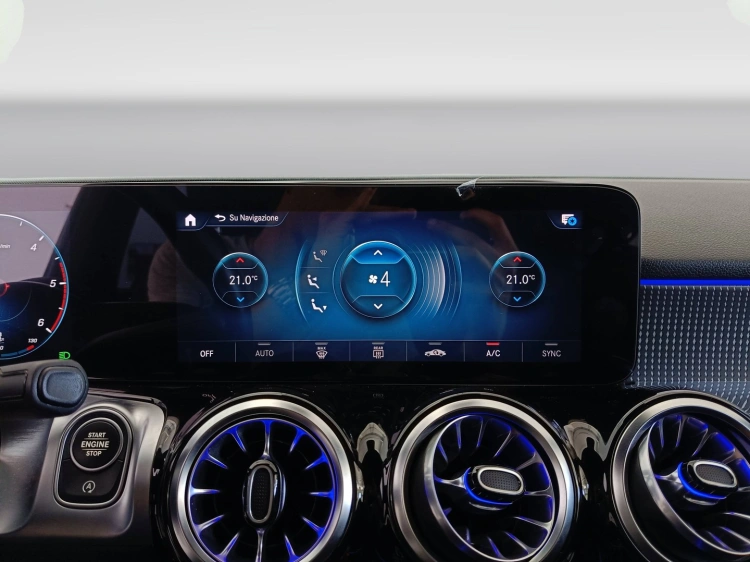 15 - Mercedes-Benz GLB 200 d Sport Plus auto