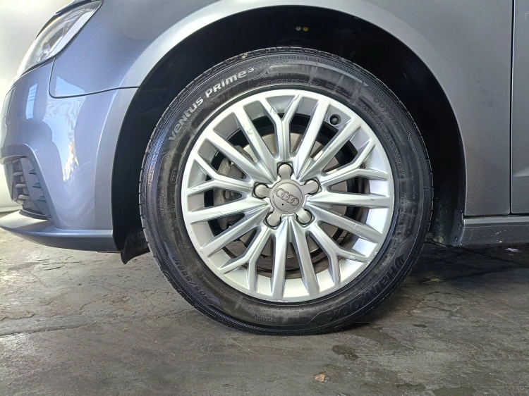 7 - Audi A3 A3 Sportback 1.4 tfsi g-tron Business 110cv s-tronic