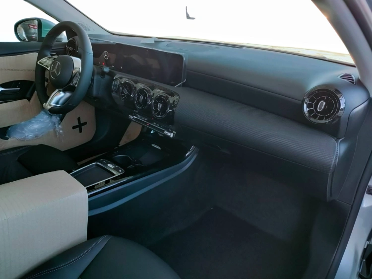 10 - Mercedes-Benz Classe A 180 d Automatic