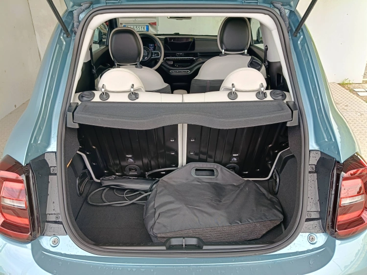 15 - Fiat 500e 500e 3+1 La Prima
