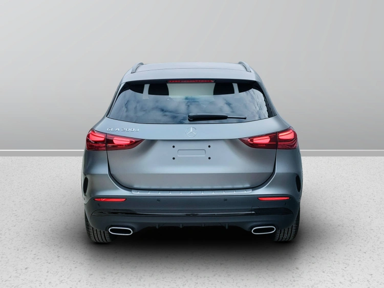 4 - Mercedes-Benz GLA 200 d automatic