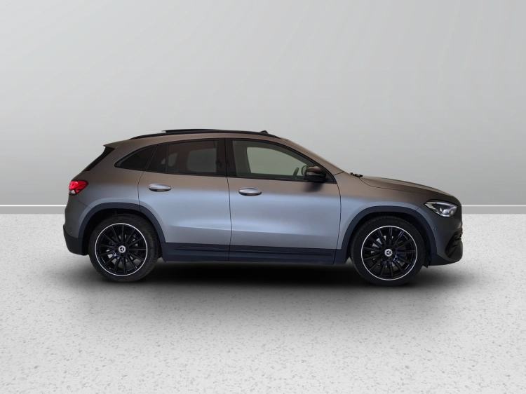 7 - Mercedes-Benz GLA 200 d Premium 4matic auto
