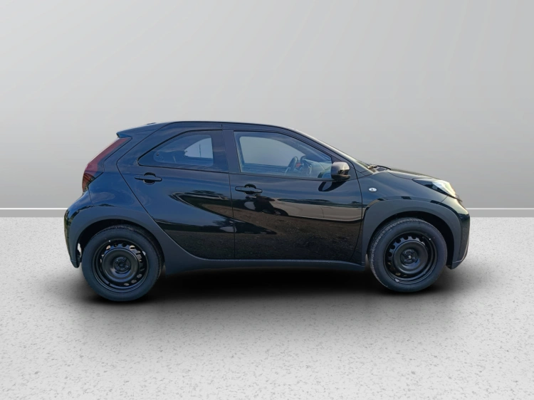 3 - Toyota AYGO X AYGO X 10B MT ACTIVE MY24