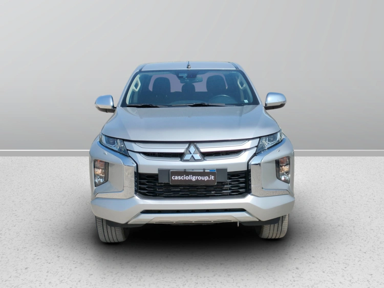 2 - Mitsubishi L200 L200 d.cab 2.3d Intense 4wd 150cv auto