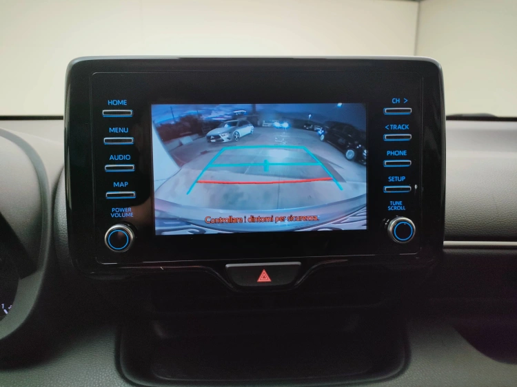 11 - Toyota Yaris Yaris 1.5h Active