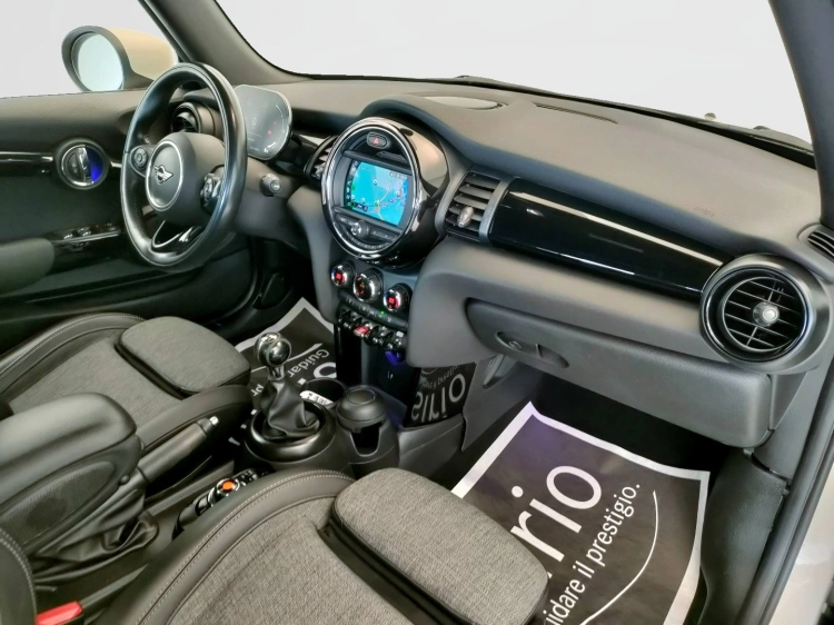 11 - MINI One Mini Cabrio 1.5 One