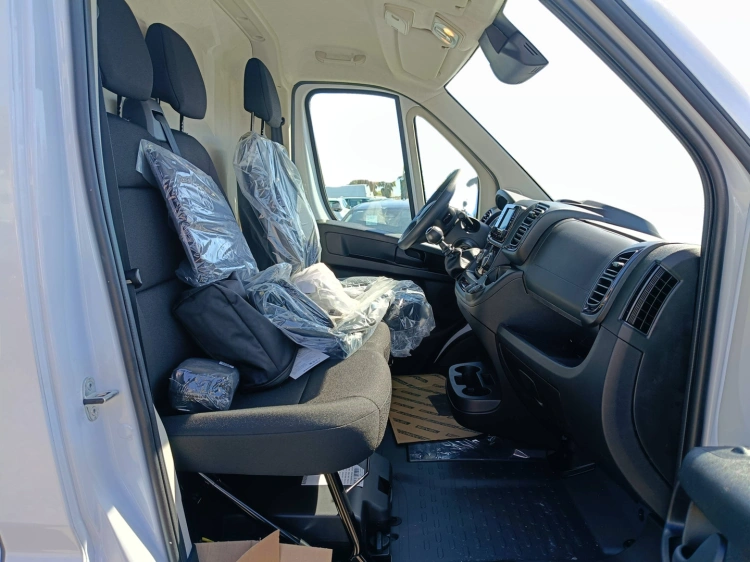 11 - Toyota Professional Proace Max PMAXVAN 120M L2H1 33 BUS MY25
