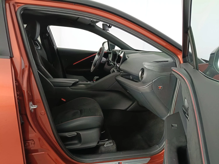 11 - Toyota C-HR C-HR 2.0 phev GR Sport fwd e-cvt