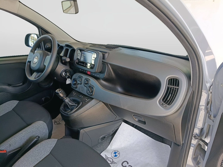 10 - Fiat Panda Panda 1.0 firefly hybrid City Life s&s 70cv