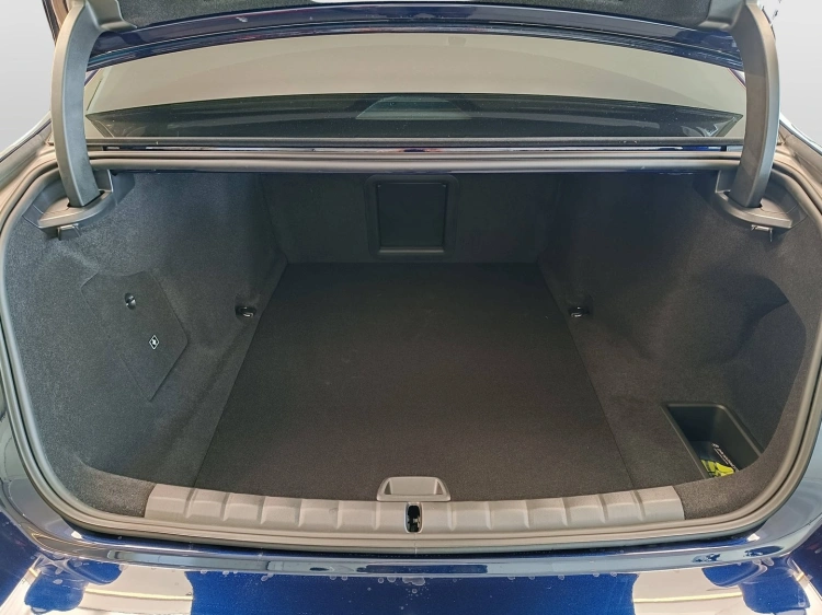 21 - BMW Serie 7 BMW i7 60 xDrive Berlina