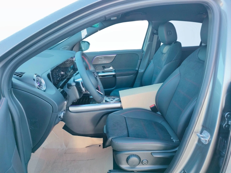 8 - Mercedes-Benz GLA 200 d automatic