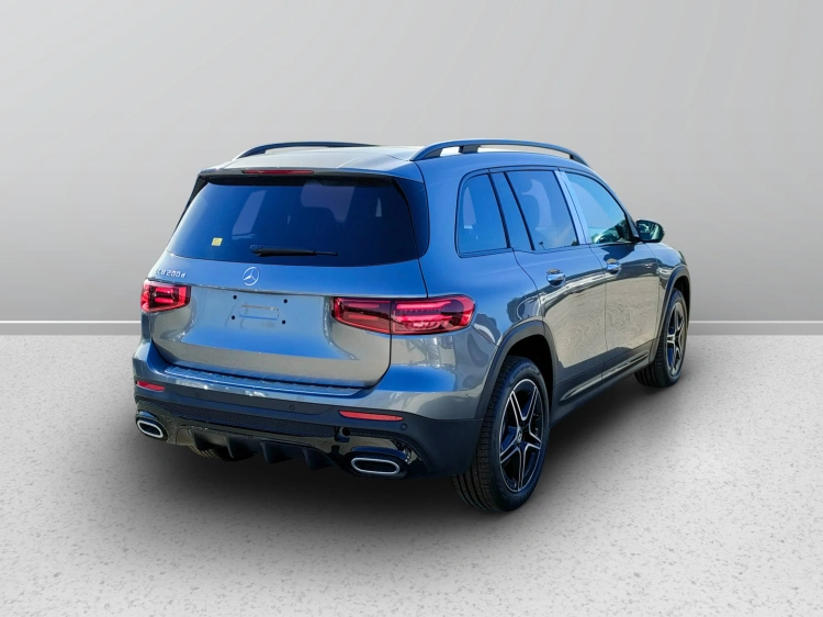 5 - Mercedes-Benz GLB 200 d Automatic