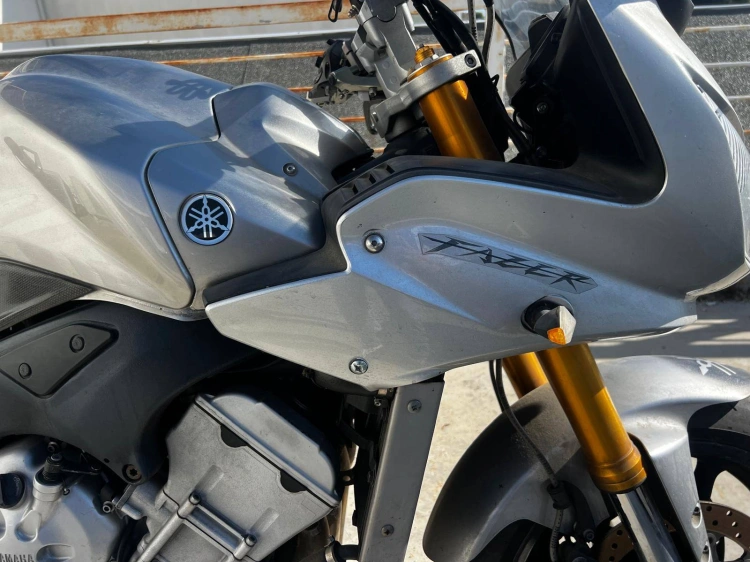 3 - Yamaha FZ FZ1 1000 Fazer