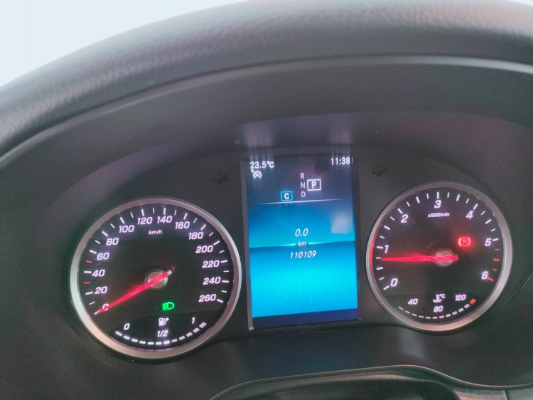 15 - Mercedes-Benz GLC Coupe 220 d Business 4matic auto