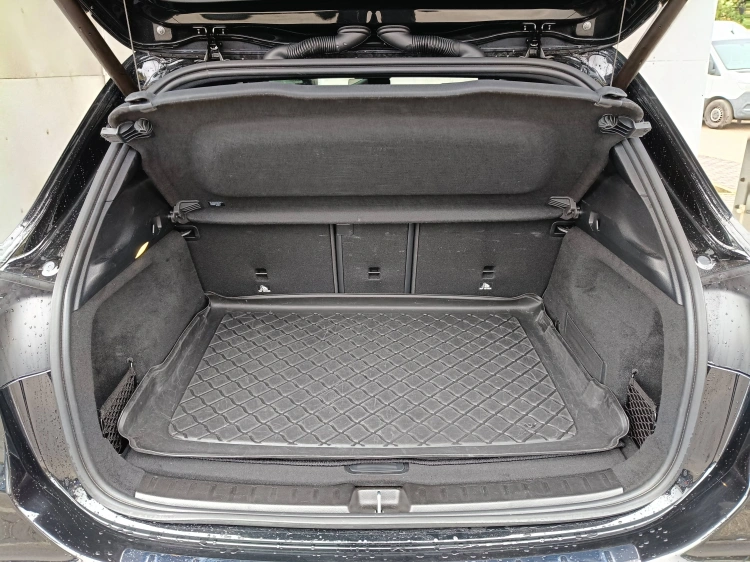 14 - Mercedes-Benz GLA 200 d AMG Line Premium 4matic auto