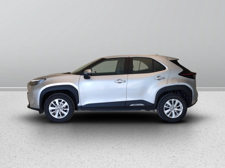 3 - Toyota Yaris Cross Yaris Cross 1.5h Active fwd 116cv e-cvt