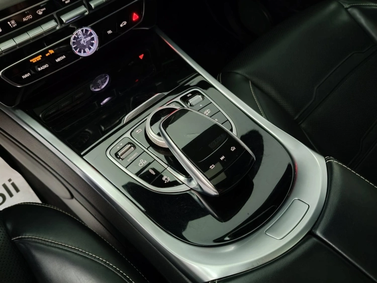 19 - Mercedes-Benz Classe G 