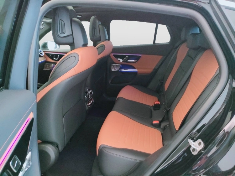 18 - Mercedes-Benz GLC 220 d AMG Line Premium Plus 4matic auto