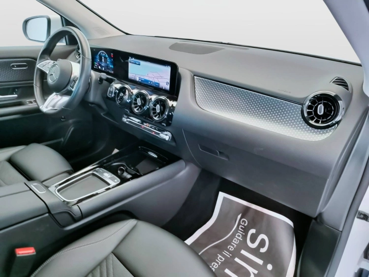 14 - Mercedes-Benz GLA 200 d Advanced 4matic auto