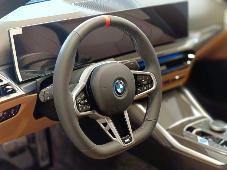 11 - BMW i4 M BMW i4 M60 xDrive Gran Coupé