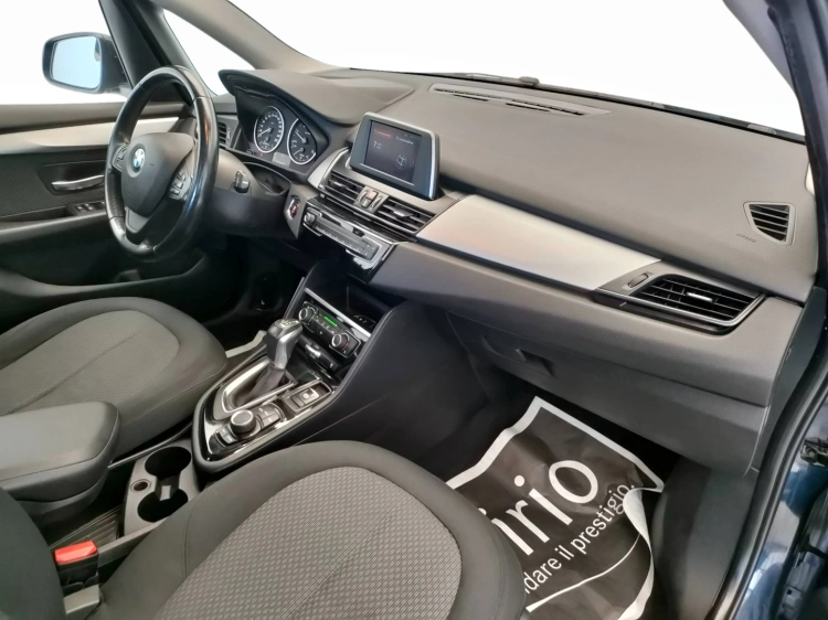 8 - BMW Serie 2 218d Active Tourer auto