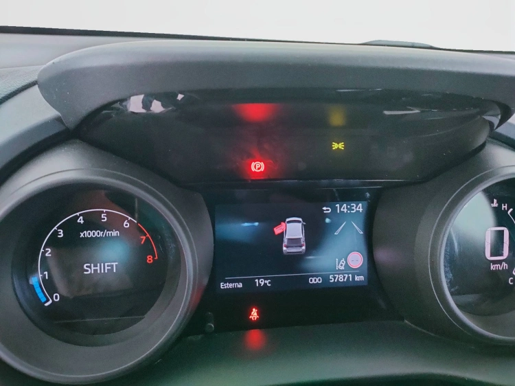 17 - Toyota Yaris Yaris 1.0 Trend
