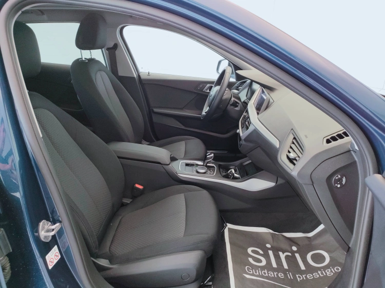 11 - BMW Serie 1 116i Business Advantage auto