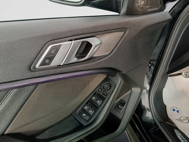 13 - BMW Serie 1 118d Msport auto