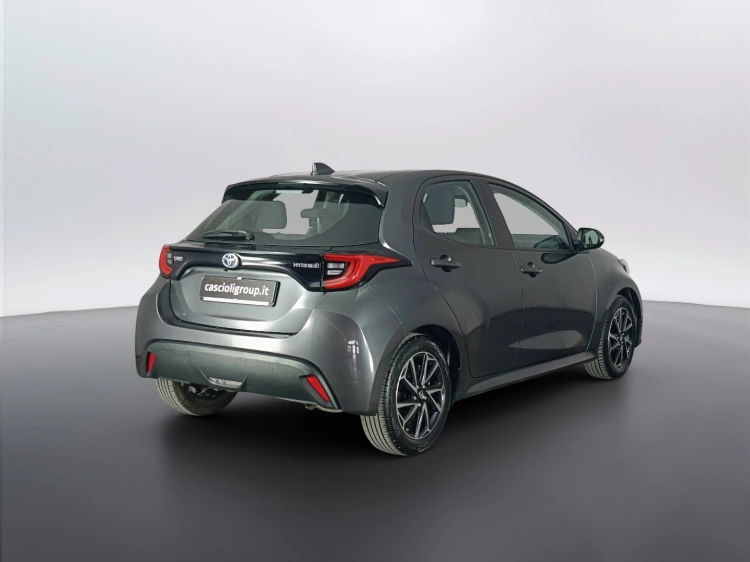 4 - Toyota Yaris Yaris 1.5h Trend