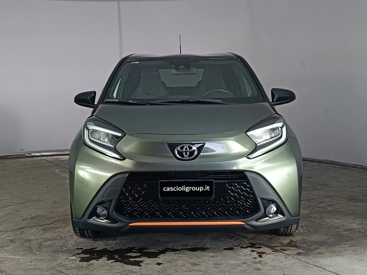 2 - Toyota Aygo X Aygo X 1.0 Limited 72cv