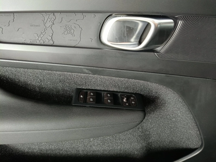 18 - Volvo XC40 XC40 2.0 d3