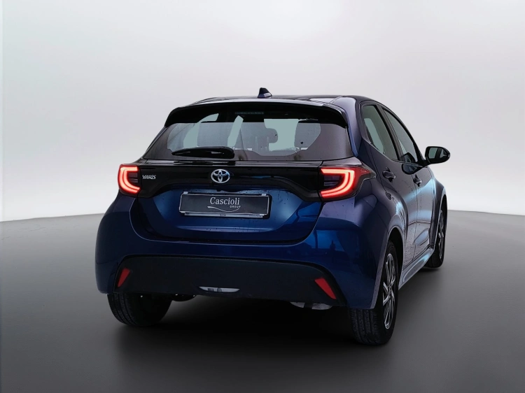 6 - Toyota Yaris Yaris 1.0 Trend