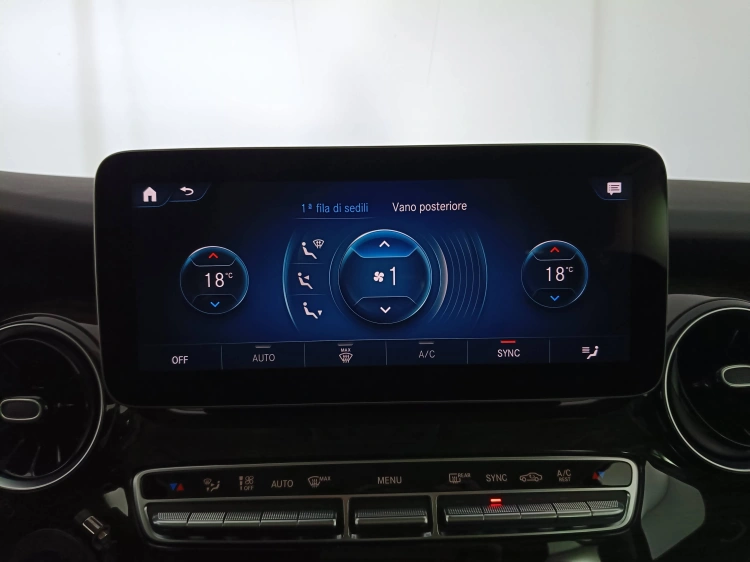 18 - Mercedes-Benz Classe V Extralong 300 d Premium 4matic auto