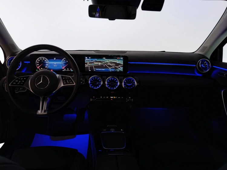 15 - Mercedes-Benz Classe A 180 d Progressive Advanced auto