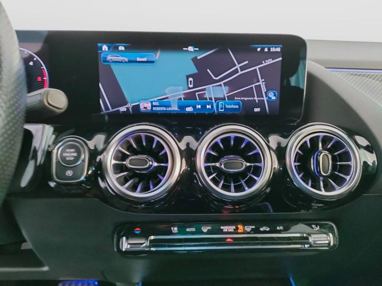12 - Mercedes-Benz Classe B 180 d AMG Line Advanced Plus auto