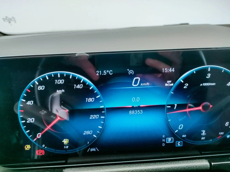 20 - Mercedes-Benz GLA 200 d Premium 4matic auto