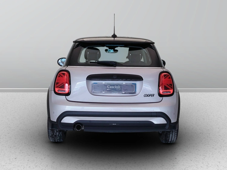 4 - MINI Cooper Mini 3p 1.5 Cooper Classic auto