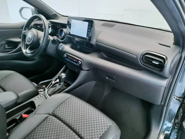 10 - Toyota Yaris Yaris 1.5h Lounge