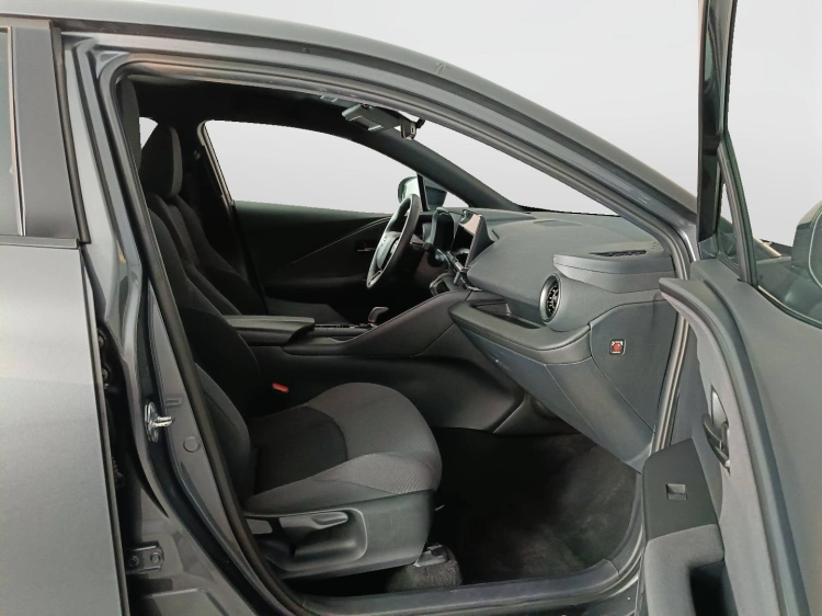 11 - Toyota C-HR C-HR 2.0 hv Trend fwd e-cvt