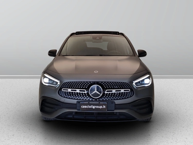 2 - Mercedes-Benz GLA 200 d Premium 4matic auto