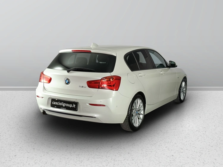 5 - BMW Serie 1 118d Sport 5p auto