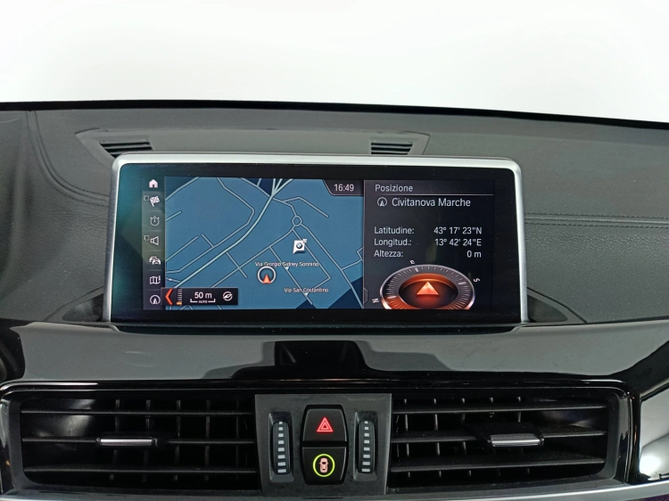 13 - BMW X1 X1 sdrive18d xLine Plus auto