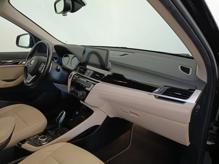 11 - BMW X1 X1 xdrive18d xLine Plus auto