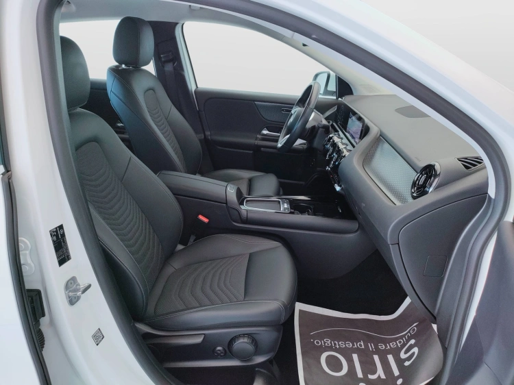 18 - Mercedes-Benz GLA 200 d Advanced 4matic auto